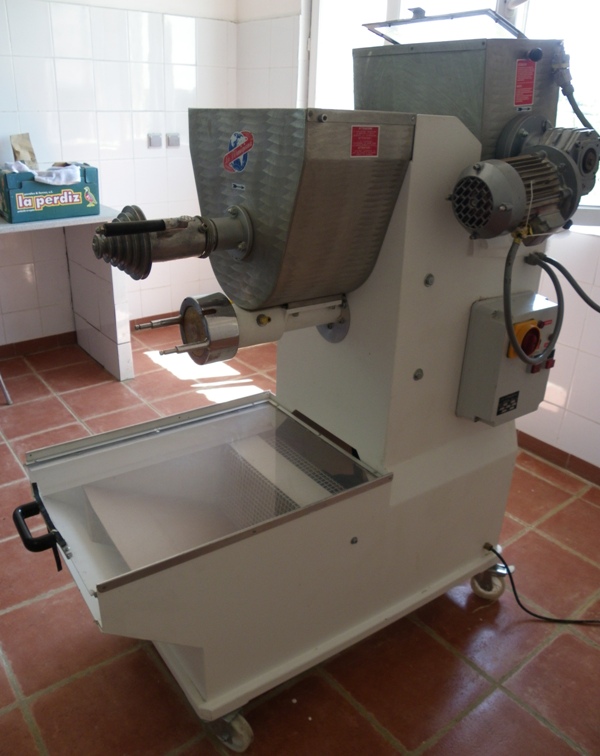 Machine fabrication des pâtes